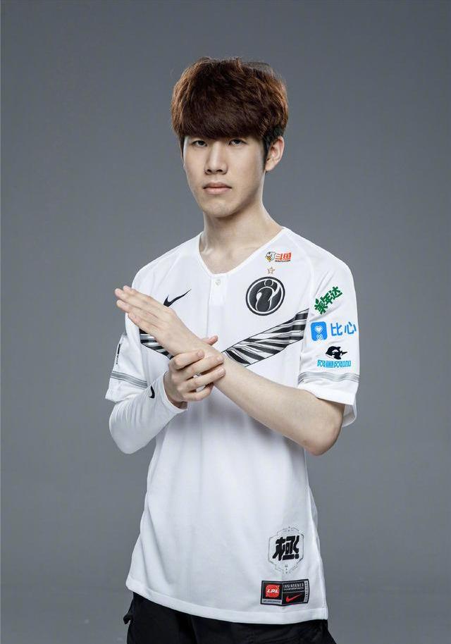 稳守反击的 稳守反击的